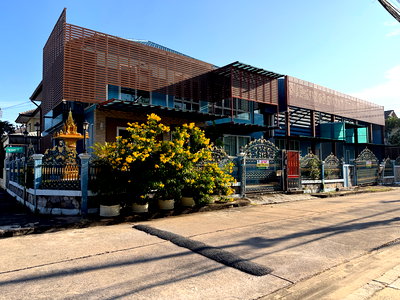 โฮมออฟฟิศ สมุทรปราการ : ขายออฟฟิศพร้อมโกดัง เทพารักษ์ – บางปลา หมู่บ้านสุรีวรรณ | ใกล้ถนนใหญ่เทพารักษ์ เพียง 2 กม. 