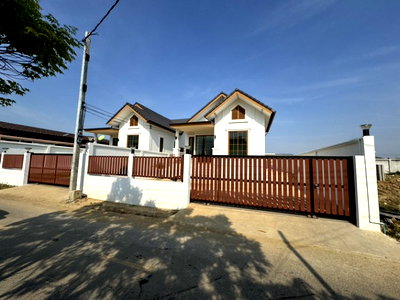 Houses for sale : Detached house in Salaya, near Mahidol University. Transfer fees waived.