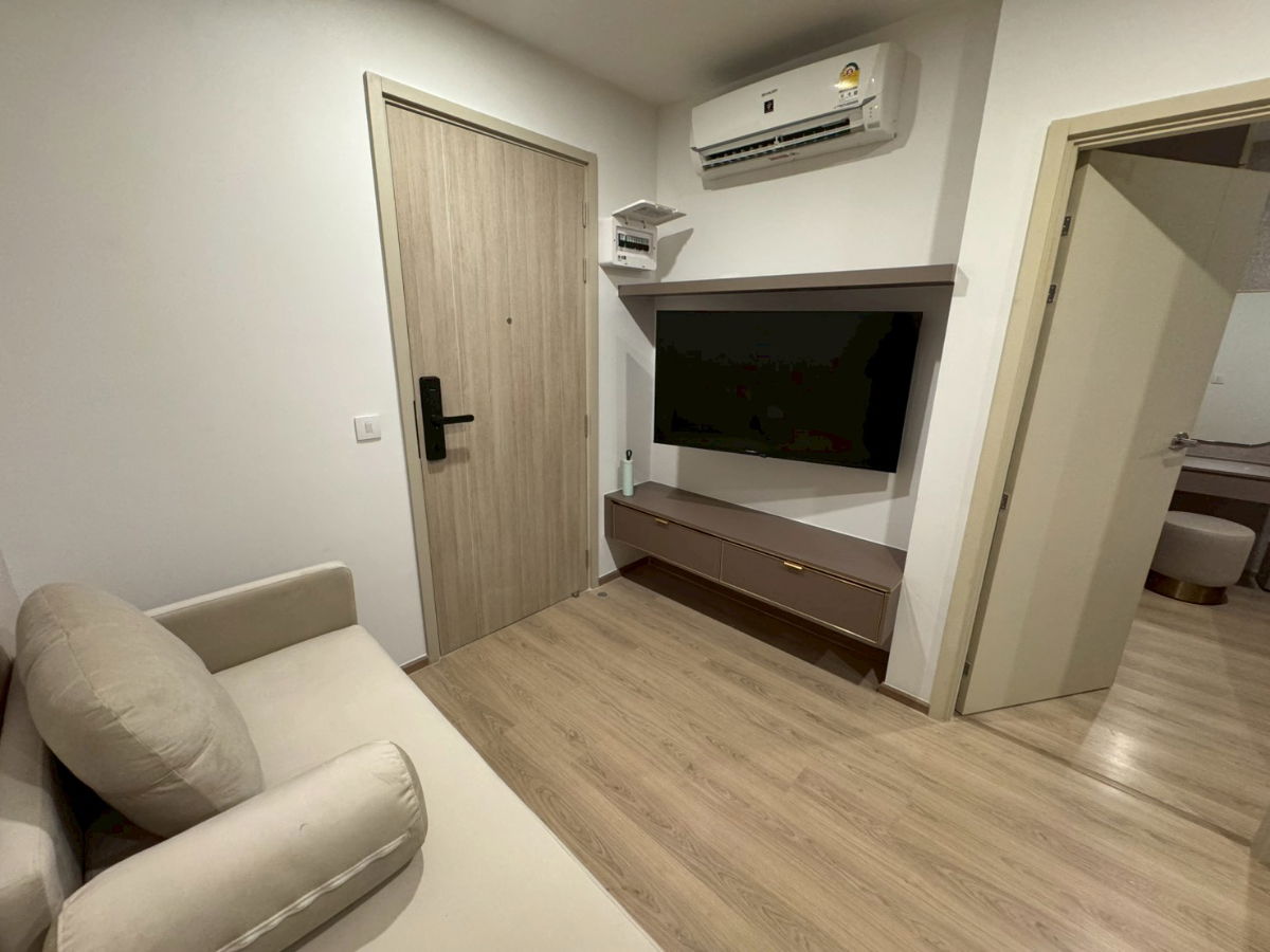 รูป Condo ย่านพระราม 4 เชื่อมอโศก | ห้องใหม่ | ชั้นสูง | วิวสูง | เงียบสงบ - รูปที่ 2/9