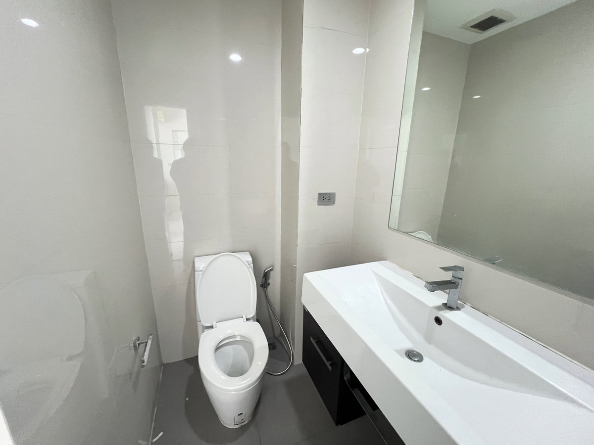 picture For rent: The Sky Sukhumvit, large room, affordable price. - 12/16