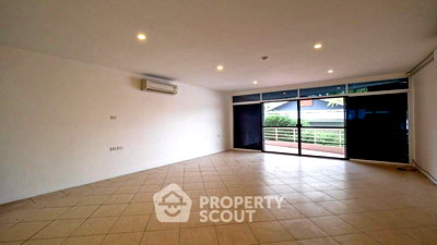 ขายคอนโด : คอนโด 1-ห้องนอน ที่ เอคเซคคิวทิฟ เรสซิเดนซ์ 4 ใกล้ ถนนพระตำหนัก พัทยา (ID 2456083)