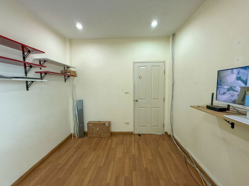 รูป ทาวน์โฮมสวย ราคาคุ้ม ในหมู่บ้านเดอะเซนทรัล 2 ชากค้อ ศรีราชา - รูปที่ 18/20