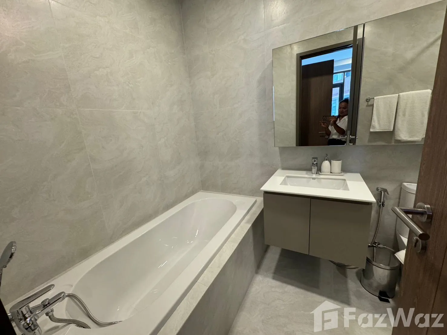 2 bedroom condo for sale at Canvas 6045697 - image 3