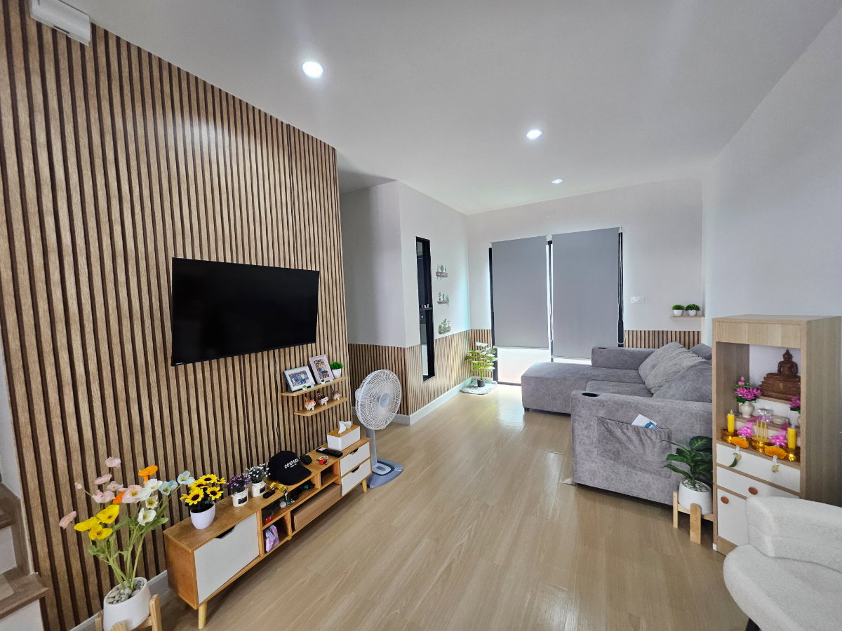 รูป [เช่าด่วน] ทาวน์โฮม Minimal Modern ทิศเหนือรับลม ไม่ร้อนแดด! 🏠 - รูปที่ 2/24
