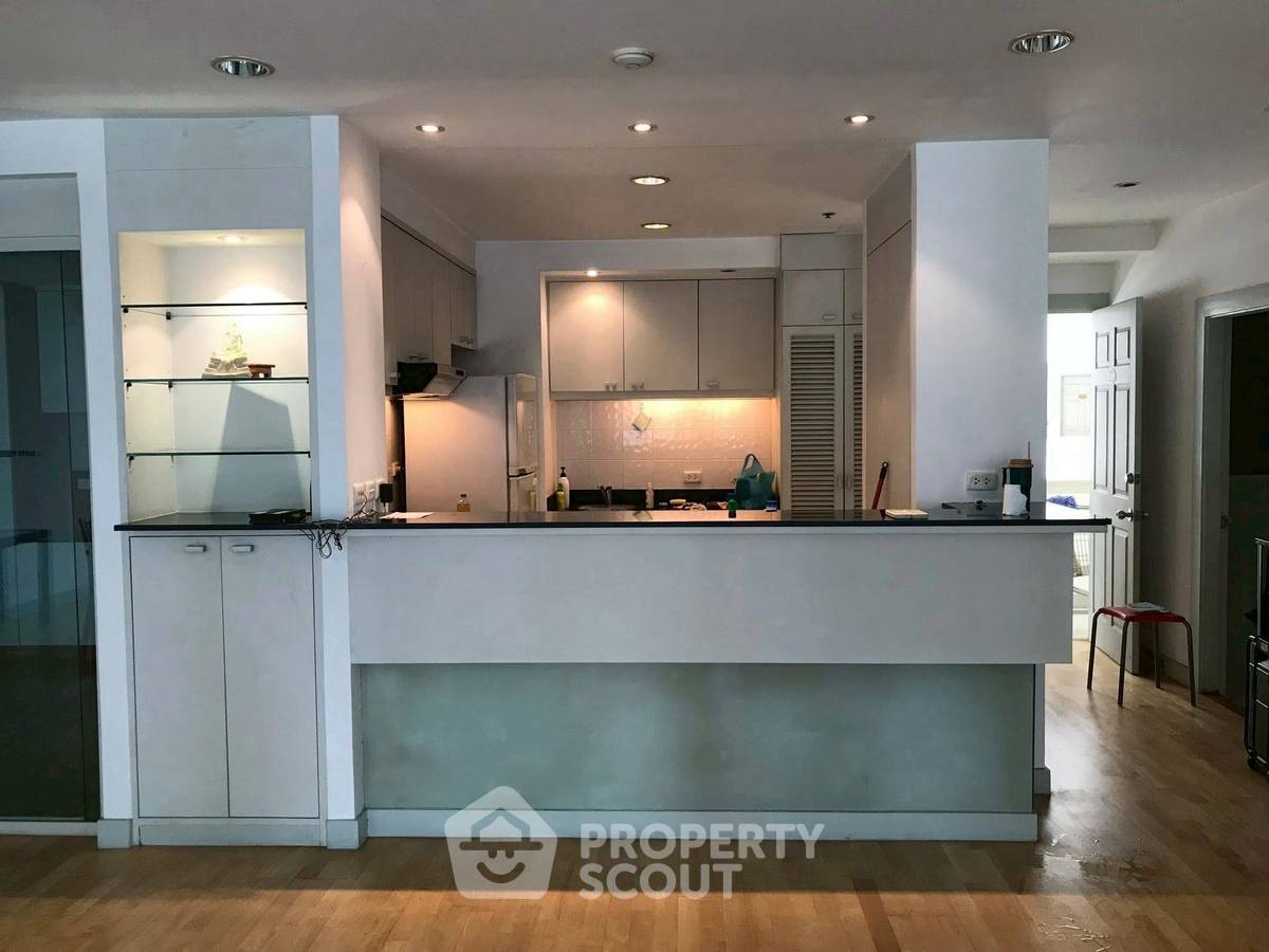 picture 2-BR Condo At Regent Royal Place 1, 18th-Floor 📍Near BTS Ratchadamri (ID 2704898) - 6/7