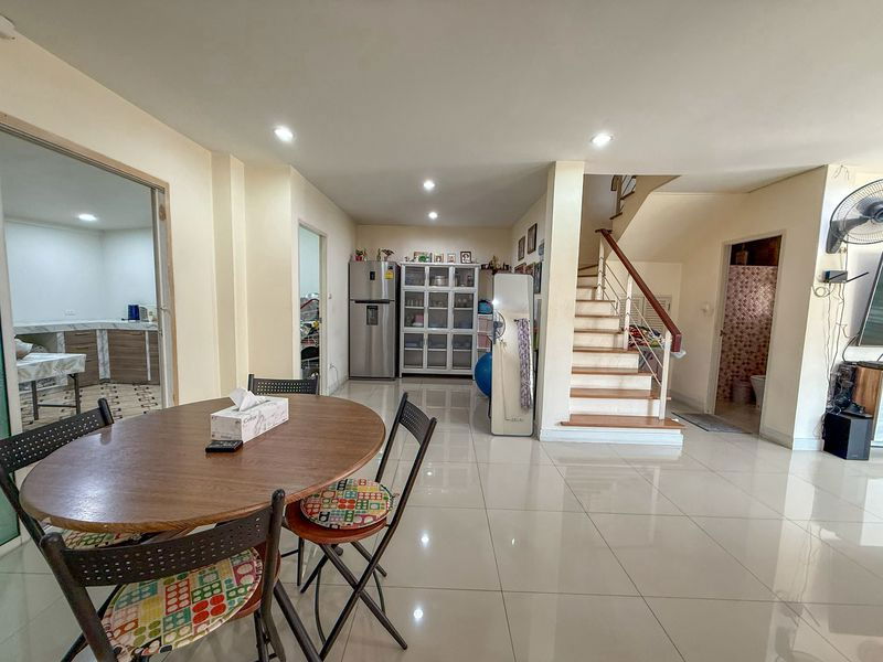 รูป ทาวน์โฮมสวย ราคาคุ้ม ในหมู่บ้านเดอะเซนทรัล 2 ชากค้อ ศรีราชา - รูปที่ 8/20