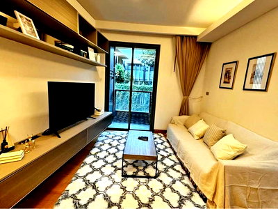 Condos for sale : 2-BR Condo at The Lumpini 24 near BTS Phrom Phong (ID 2348102)