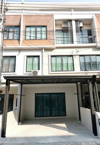 ให้เช่าทาวน์โฮม 4 ห้องนอน 145 ตร.ม. 17.9 ตร.ว. เดอะทรอป เออเบิร์น มอเตอร์เวย์ - ลาดกระบัง