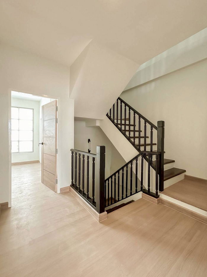 รูป โฮมออฟฟิศ บ้านกลางเมือง พระราม 9-ลาดพร้าว, หลังมุม ติดถนนใหญ่เลียบทางด่วน, 4 ชั้น พื้นที่กว้างขวาง พร้อมทำออฟฟิศได้เลย - รูปที่ 10/13