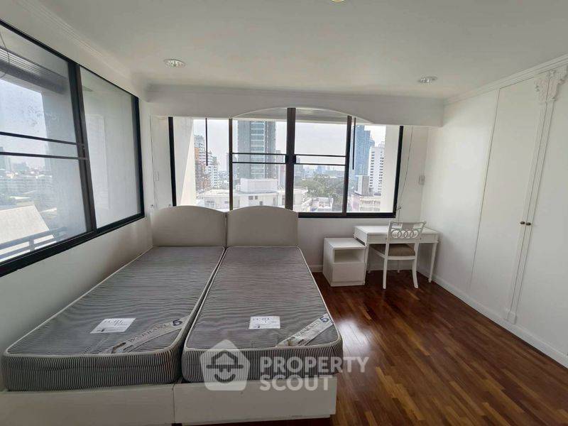 picture 3-BR Condo at Acadamia Grand Tower near BTS Phrom Phong (ID 2695536) - 6/11