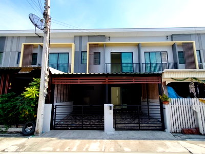 Townhouses for sale Prawet : townhome in good condition for sale at The Connect 33 Onnut–Wongwaen 1, with a tenant in place (contract until March 2027) – ideal for investment.