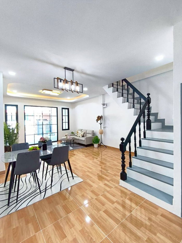 รูป ทาวน์เฮ้าส์2ชั้น รีโนเวทใหม่ สไตล์โมเดิร์น ระเบียงกว้าง หมู่บ้านเพชรไพลิน พระยาสุเรนทร์ 30 บางชัน คลองสามวา เข้าอยู่ได้เลย แต่งครบ ใกล้รถไฟฟ้า - รูปที่ 14/40