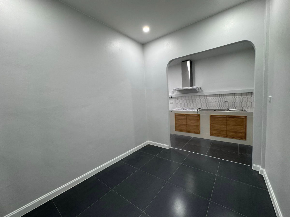 รูป 🏡 บ้านรีโนเวทใหม่ โซนสามกอง–ราชภัฏ 2 ห้องนอน ราคา 3.19 ล้าน - รูปที่ 11/15