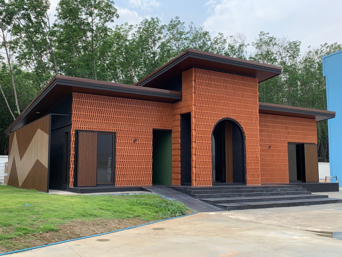 รูป ขายโรงงาน พร้อมโกดัง ออฟฟิศ 5 ไร่ 2 งาน อมีราแลนด์ ทำเลบ้านบึง ชลบุรี ใบอนุญาติครบ - รูปที่ 1/12