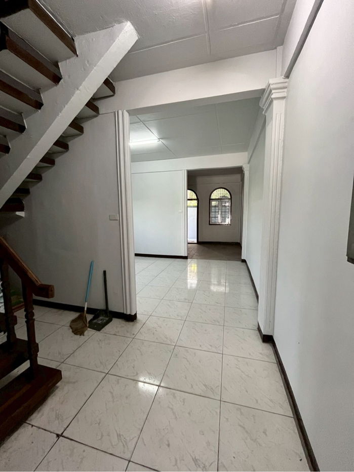 รูป ทาวน์เฮ้าส์ 3 ชั้น รีโนเวทใหม่ทั้งหลัง บางบอน - รูปที่ 4/18