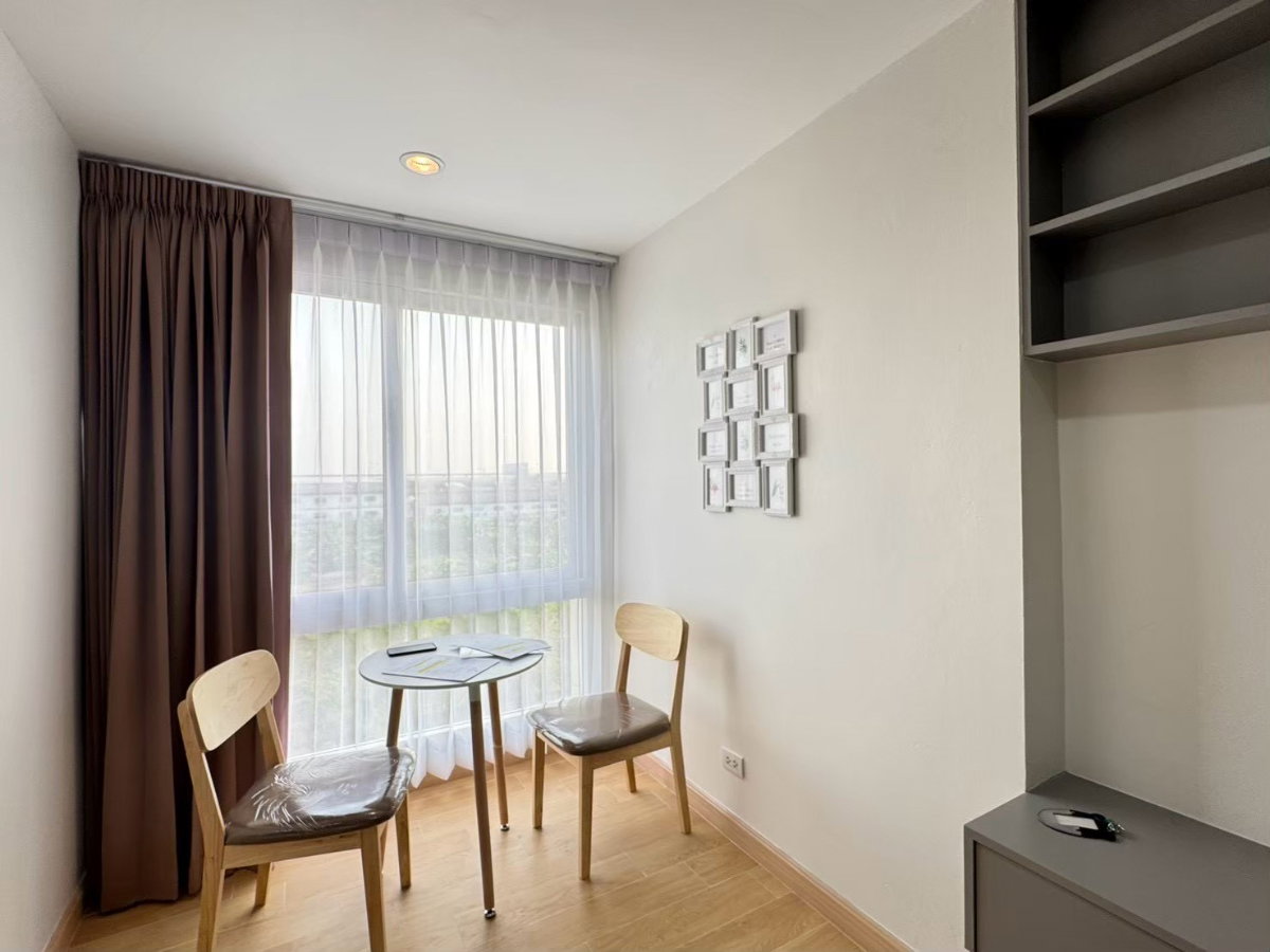 รูป 📣 #AirlinkResidence 9,000 บาท/เดือน คอนโดรีโนเวทใหม่ ใกล้สนามบินสุวรรณภูมิ ✈️ บิ้วอินใหม่ ปูพื้นใหม่ กั้นห้องใหม่ พร้อมเข้าอยู่✨🏡 - รูปที่ 6/11