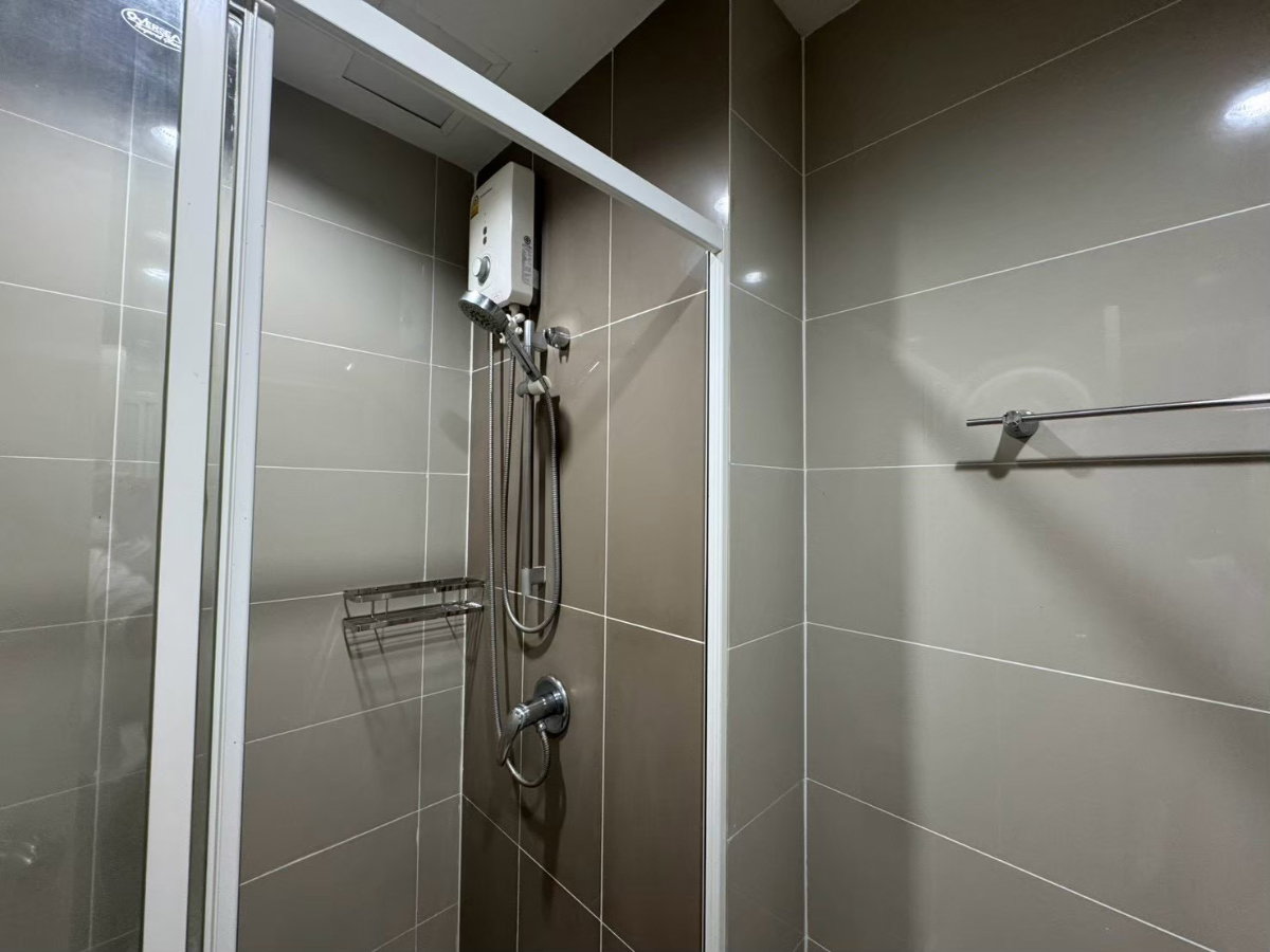 รูป 📣 #AirlinkResidence 9,000 บาท/เดือน คอนโดรีโนเวทใหม่ ใกล้สนามบินสุวรรณภูมิ ✈️ บิ้วอินใหม่ ปูพื้นใหม่ กั้นห้องใหม่ พร้อมเข้าอยู่✨🏡 - รูปที่ 9/11