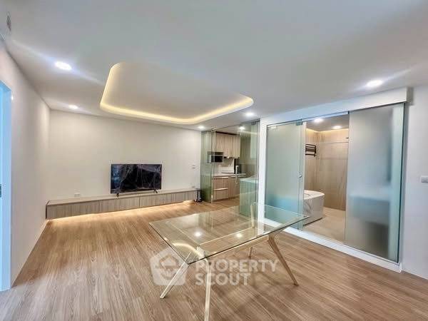 picture 3-BR Condo at Hillside Condominium 2 close to Nimmanhaemin (ID 2223310) - 3/16