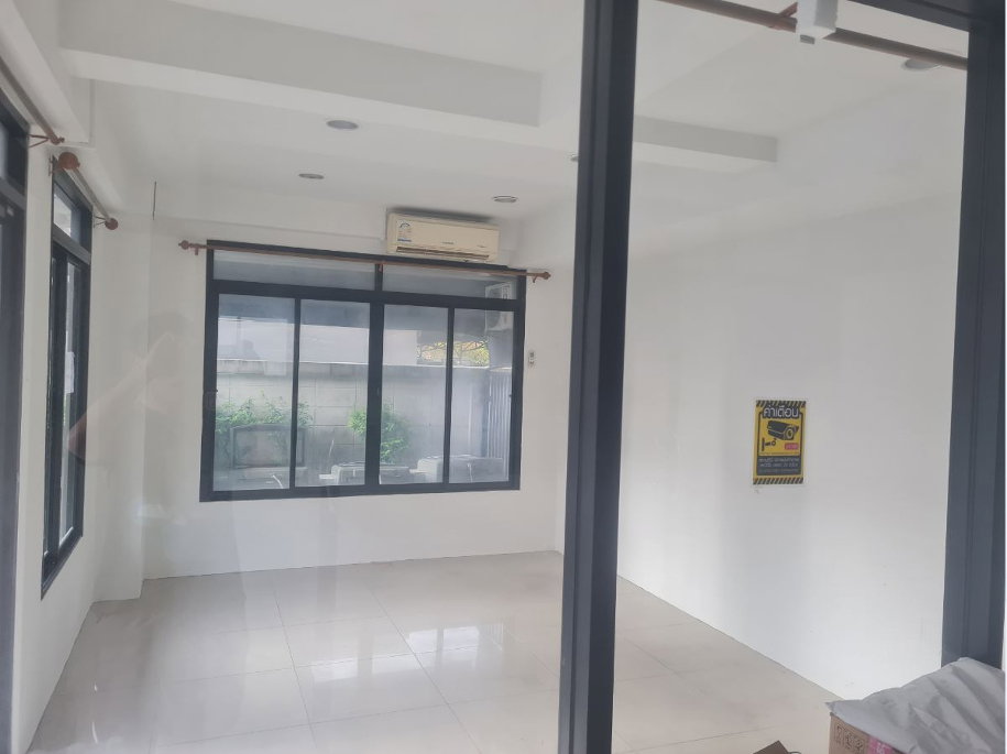 picture Commercial Retail Space 25sqm for rent in Ratchada - 2/5