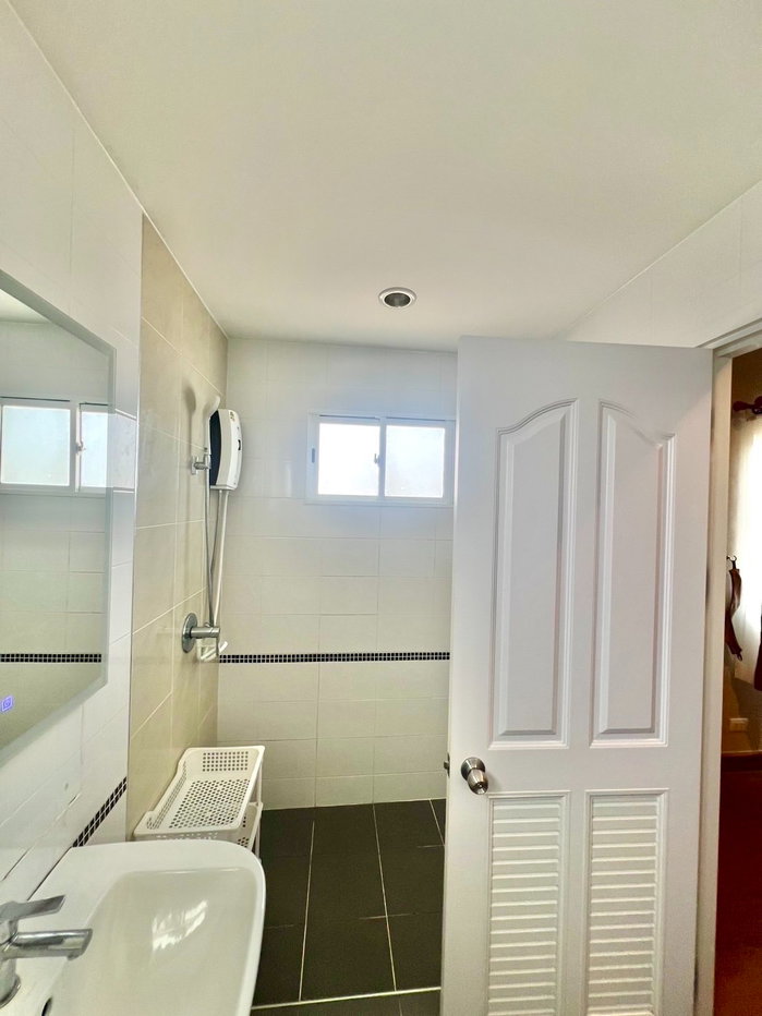 รูป 🏡 บ้านเดี่ยวหลังมุม ภัสสร เกาะแก้ว ที่ดินใหญ่ 82 ตร.ว. ราคา 9 ล้าน - รูปที่ 23/26