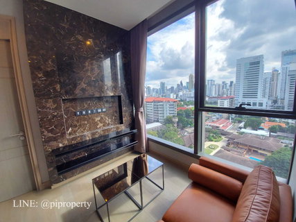 ขายห้องชุด 1 ห้องนอนวิวสวย ในโครงการ THE ESSE at SINGHA COMPLEX สถานีรถไฟฟ้า MRT เพชรบุรี 0 เมตร ย่านอ่าวสเก - พระราม 9
