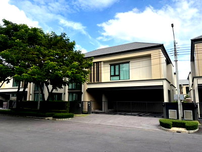 เช่าบ้านเดี่ยว เซ็นทรัล พลาซ่า บางนา : HR3270ให้เช่าบ้านหรูระดับ Luxury: Vivaldi Bangna KM.5 (วิวัลดี บางนา กม.5) บรรยากาศที่เงียบสงบและทันสมัย