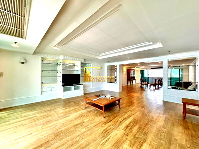 เช่าคอนโด ท่าเรือนานาเหนือ : Renovated 3 Bed Pet Friendly Apartment Near NIST School - BR20091AP