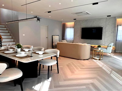 Houses for rent Bang Plee Samut Prakarn : Luxury House for Rent : Centro Bangna | Spacious layout, Fully furnished & Full built-ins | 4-Bedrooms with Large Thai kitchen