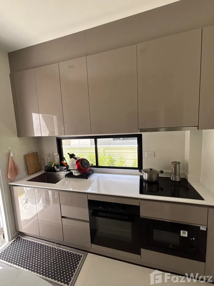 รูป บ้านเดี่ยวให้เช่า 4 ห้องนอน ในโครงการ คราวน์ เอสเตท ดัลลิช โร๊ด 5781449 - รูปที่ 12/16