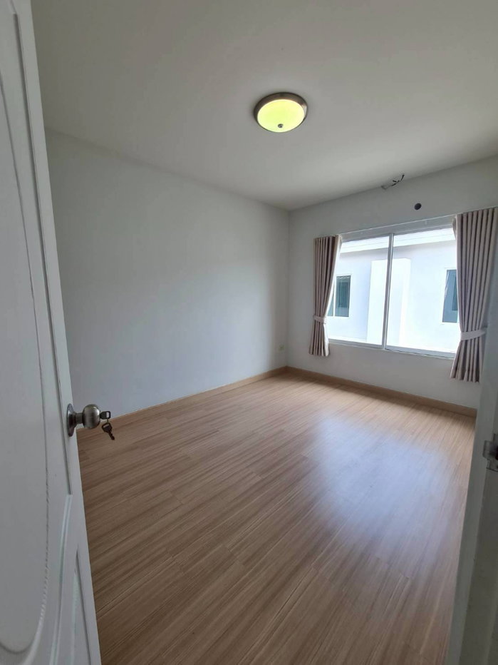 รูป บ้าน ในหมู่บ้านกาญจน์กนกทาวน์ 2 หลังแม็คโครแม่ริม ให้เช่า 11,000 บาท/เดือน - รูปที่ 6/15