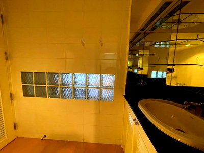 คอนโดให้เช่า : LTH14613 – Condo for Rent | Supalai Place Sukhumvit 39 | 142 sqm | 2 Beds 1 Bath | Near BTS Phrom Phong | 55,555 THB/Month | คอนโดให้เช่า ศุภาลัย เพลส สุขุมวิท 39