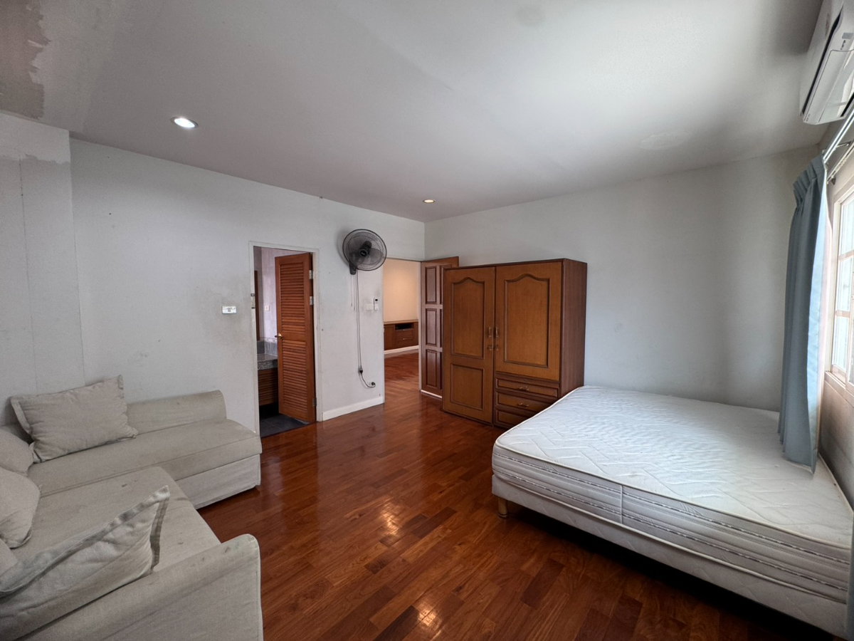 รูป ให้เช่าบ้านเดี่ยวซอยโชคชัย4 บ้านเช่าสวยราคาดี (N.2020) - รูปที่ 12/23