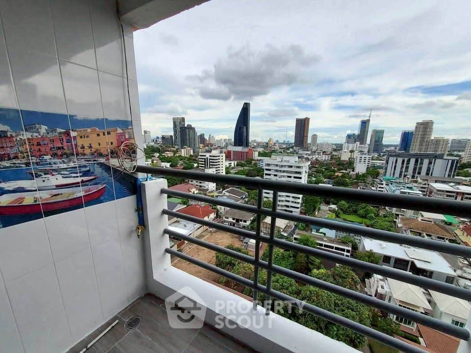 รูป คอนโด 2-ห้องนอน ที่ เดอะวอเตอร์ฟอร์ด ไดมอน ทาวเวอร์ สุขุมวิท ใกล้ BTS พร้อมพงษ์ (ID 2633643) - รูปที่ 3/15