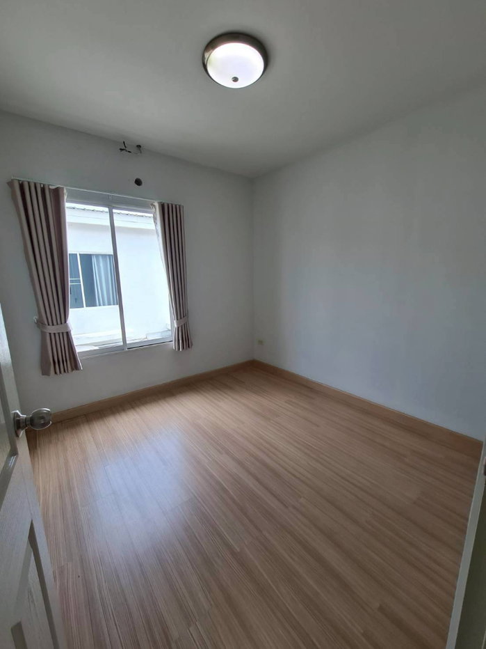 รูป บ้าน ในหมู่บ้านกาญจน์กนกทาวน์ 2  หลังแม็คโครแม่ริม ให้เช่า 11,000 บาท/เดือน - รูปที่ 11/15