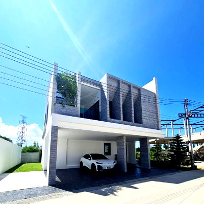 บ้านเดี่ยว ชลบุรี : ขาย พูลวิลล่าพร้อมสระว่ายน้ำ โครงการใหม่ ห่างจากมอเตอร์เวย์เพียง 4 นาที