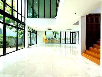 บ้านเดี่ยว MRT ศรีนุช : The AVA Residence | Modern 5 Bedroom House in On Nut Area - BR28330SH