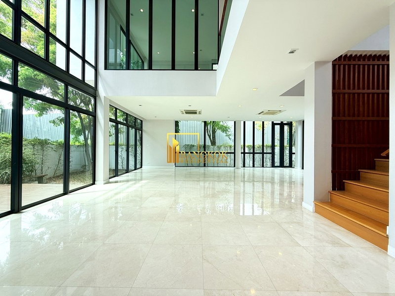 ขายบ้านเดี่ยว : The AVA Residence | Modern 5 Bedroom House in On Nut Area - BR28330SH