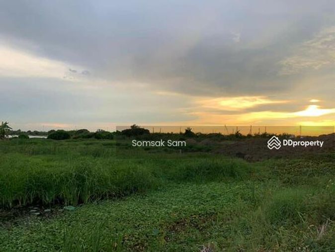 ขายที่ดินเปล่า ติดสยาม พรีเมียม เอาท์เลท  แบงค๊อก ลาดกระบัง  เนื้อที่ประมาณ 3 ไร่ 