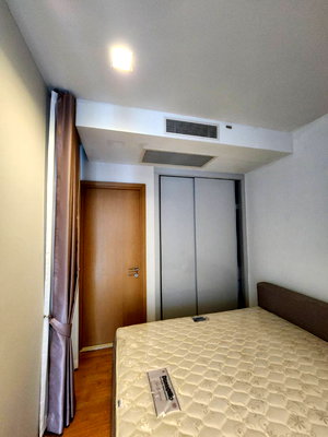 Condos for rent Sukumvit 13 : Beautiful room for rent at Hyde Sukhumvit 13. Great price, convenient location. | Code DS2393 Line : @Dstay