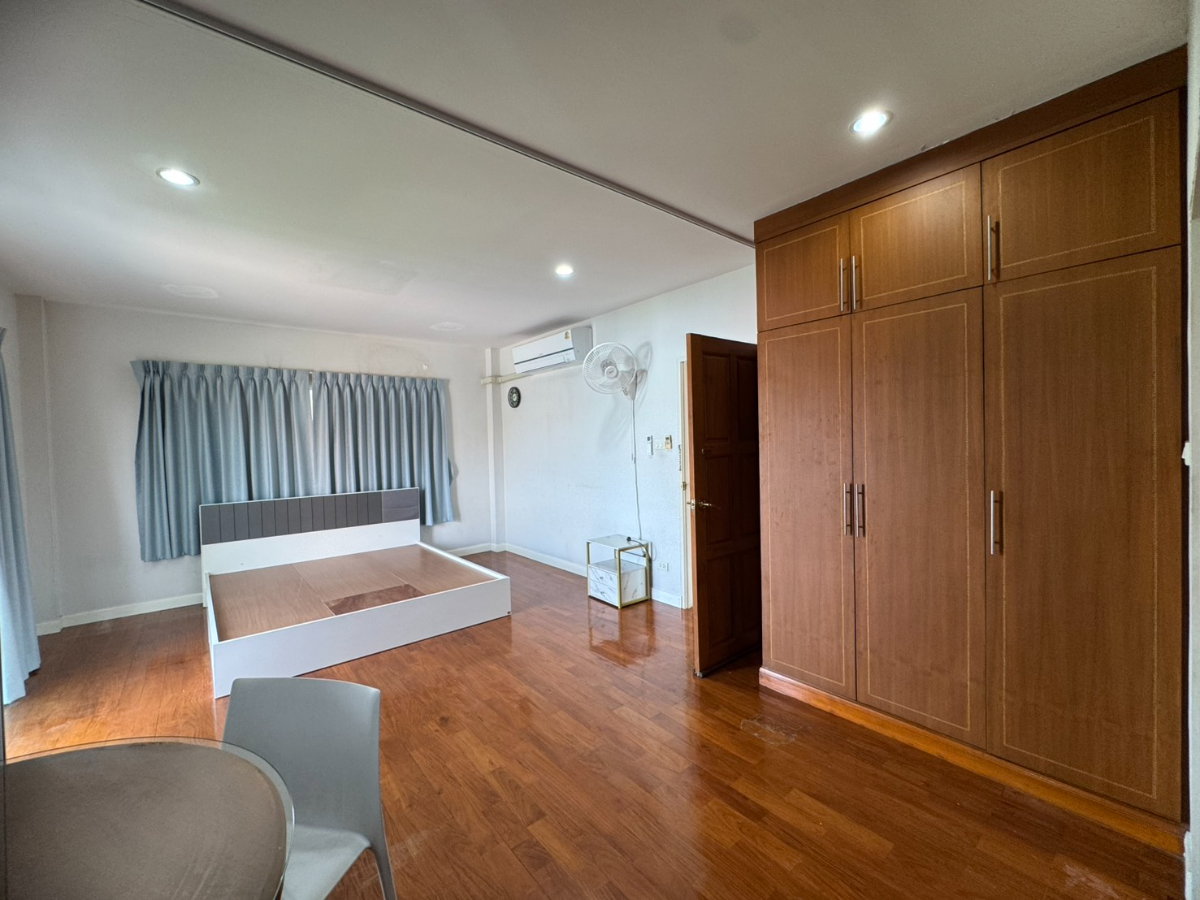 รูป ให้เช่าบ้านเดี่ยวซอยโชคชัย4 บ้านเช่าสวยราคาดี (N.2020) - รูปที่ 17/23