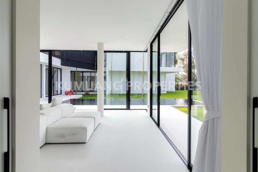 รูป บ้านพร้อมสระว่ายน้ำสไตล์โมเดิร์น - รูปที่ 10/73