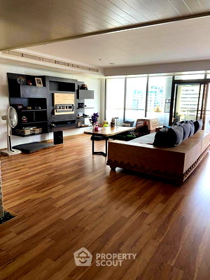 เช่าคอนโด BTS อโศก : คอนโด 3-ห้องนอน ที่ คาลิสต้า แมนชัน ใกล้ ARL มักกะสัน (ID 820742)