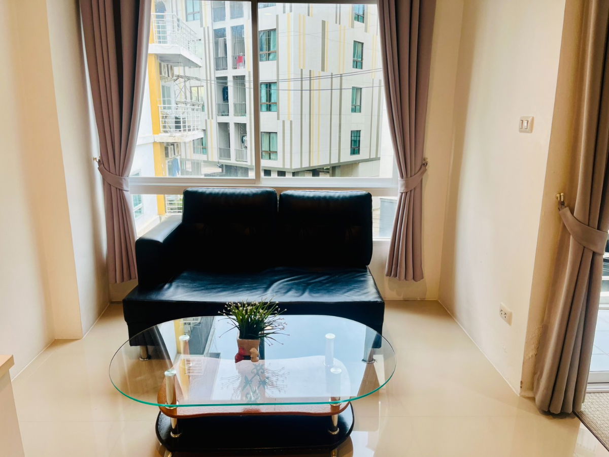 รูป คอนโดว่างให้เช่าพร้อมเฟอร์บิ้วอินและเครื่องใช้ไฟฟ้าครบ ใกล้นิคมอีสเทิร์นซีบอร์ด เหมราชอีสเทิร์นซีบอร์ด สยามอีสเทิร์น และอมตะซิตี้ - รูปที่ 2/9