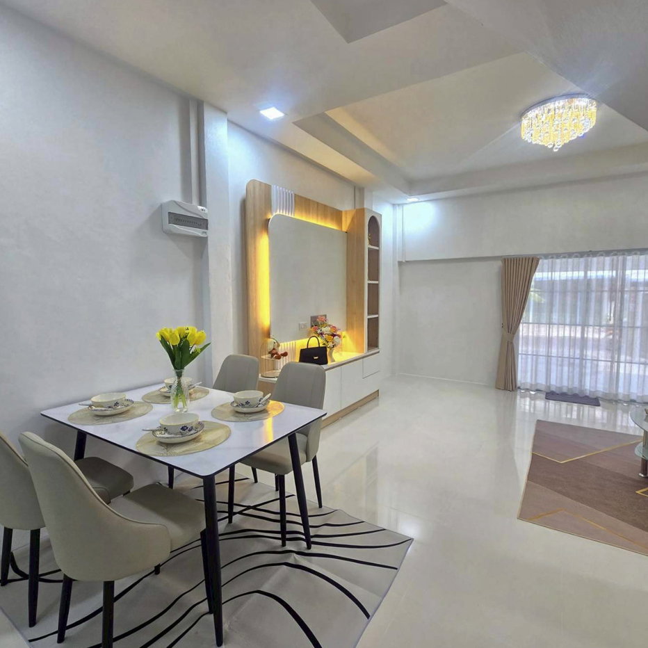 รูป 3 Bedroom Townhome for Sale in East Pattaya - รูปที่ 4/11