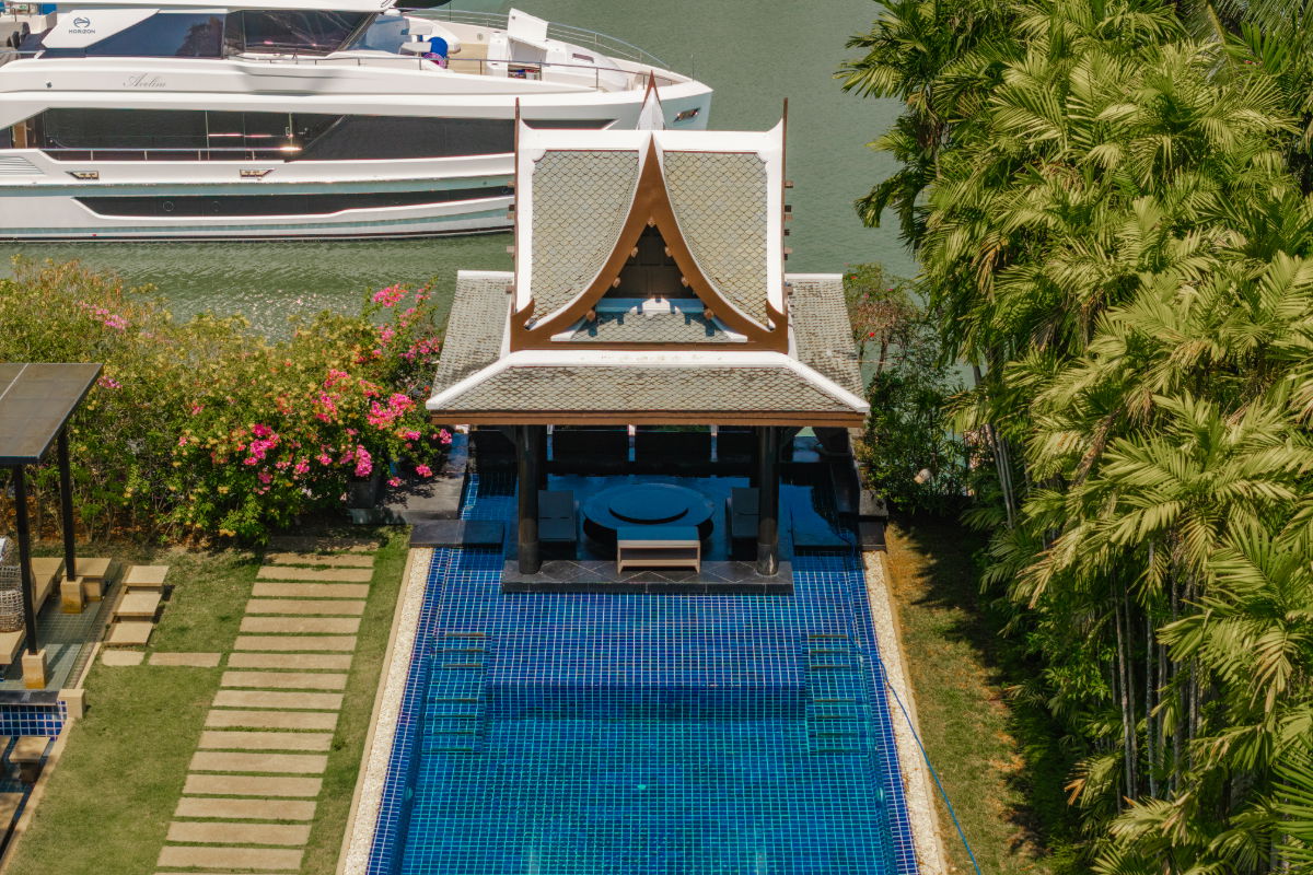 picture Waterfront Villa in a Yacht Marina - 86/86