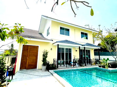 Houses for rent Chiang Mai : Large pool villa, Chiang Mai Lakeland Village