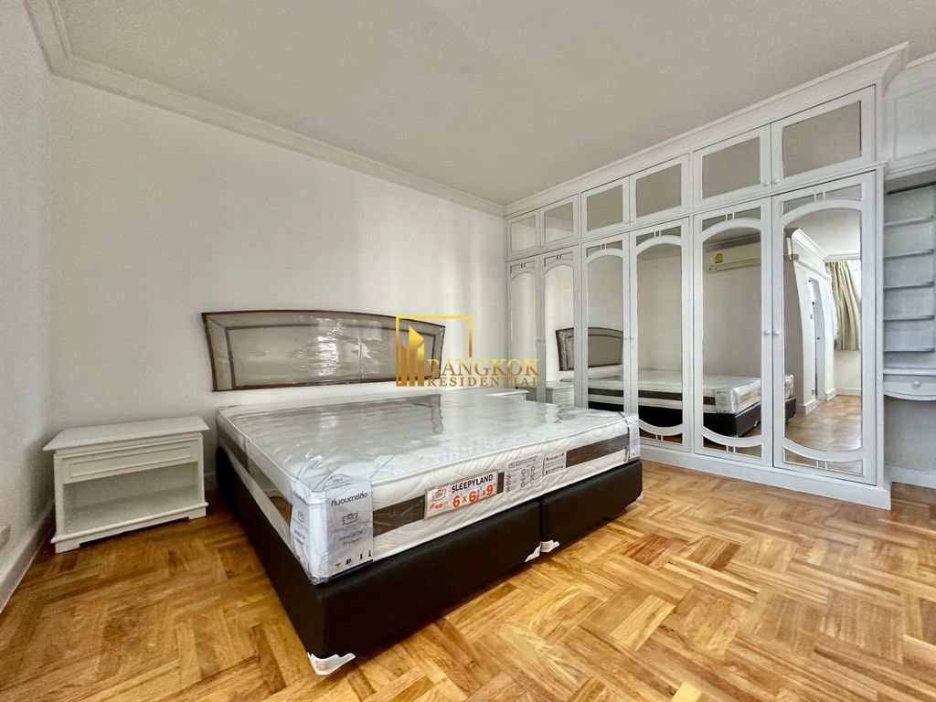 รูป Renovated 4 Bedroom Duplex Apartment in Phrom Phong Area - BR21038AP - รูปที่ 34/50