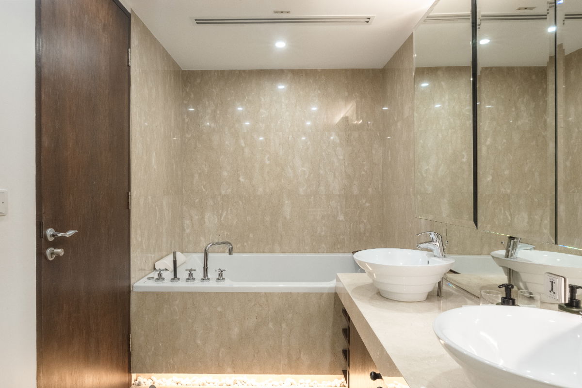 picture Waterfront Villa in a Yacht Marina - 61/86