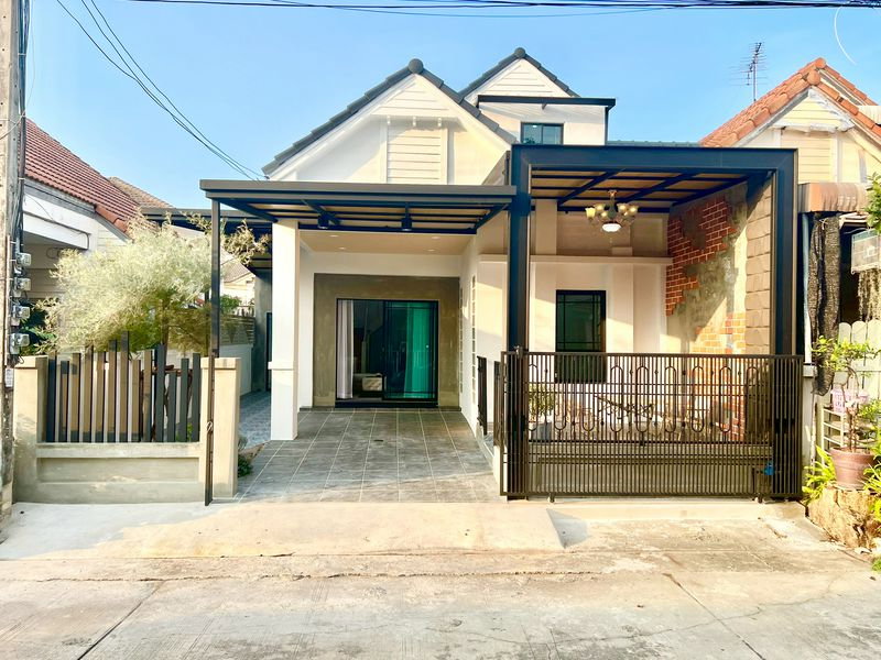 รูป ทาวน์เฮ้าส์หลังมุม ตกแต่งใหม่ หมู่บ้าน วรารักษ์ รังสิต-คลอง3 ถนนเลียบคลองสาม ถนนโยธาธิการคูคต-คลองหลวง คลองสาม คลองหลวง ปทุมธานี แต่งสวยพร้อมอยู่ - รูปที่ 1/30