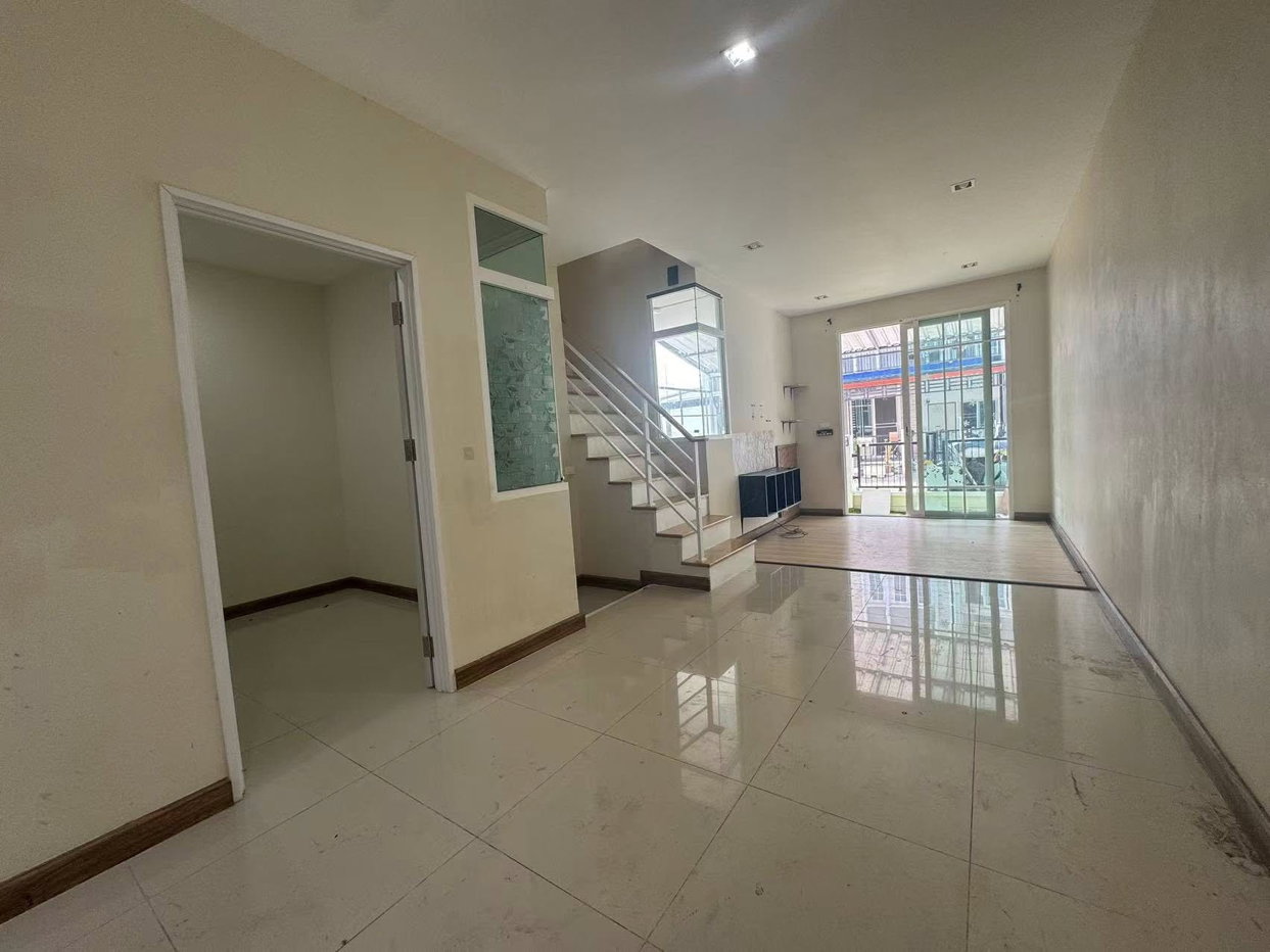 รูป Townhouse 4 Bedroom for Sale in East Pattaya - รูปที่ 3/10